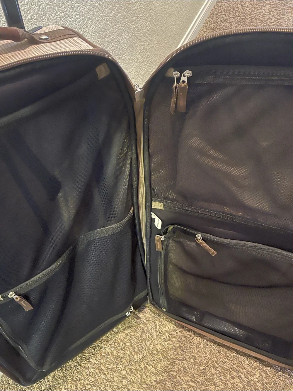 OGIO Men’s Tan and Brown houndstooth Travel Luggage